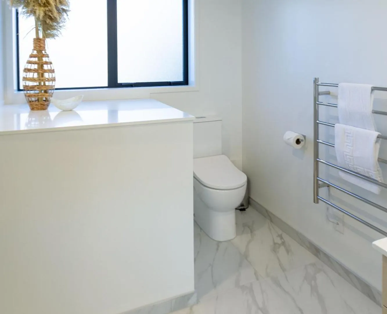 Best Of Central Christchurch 2 Bed 2 Bath