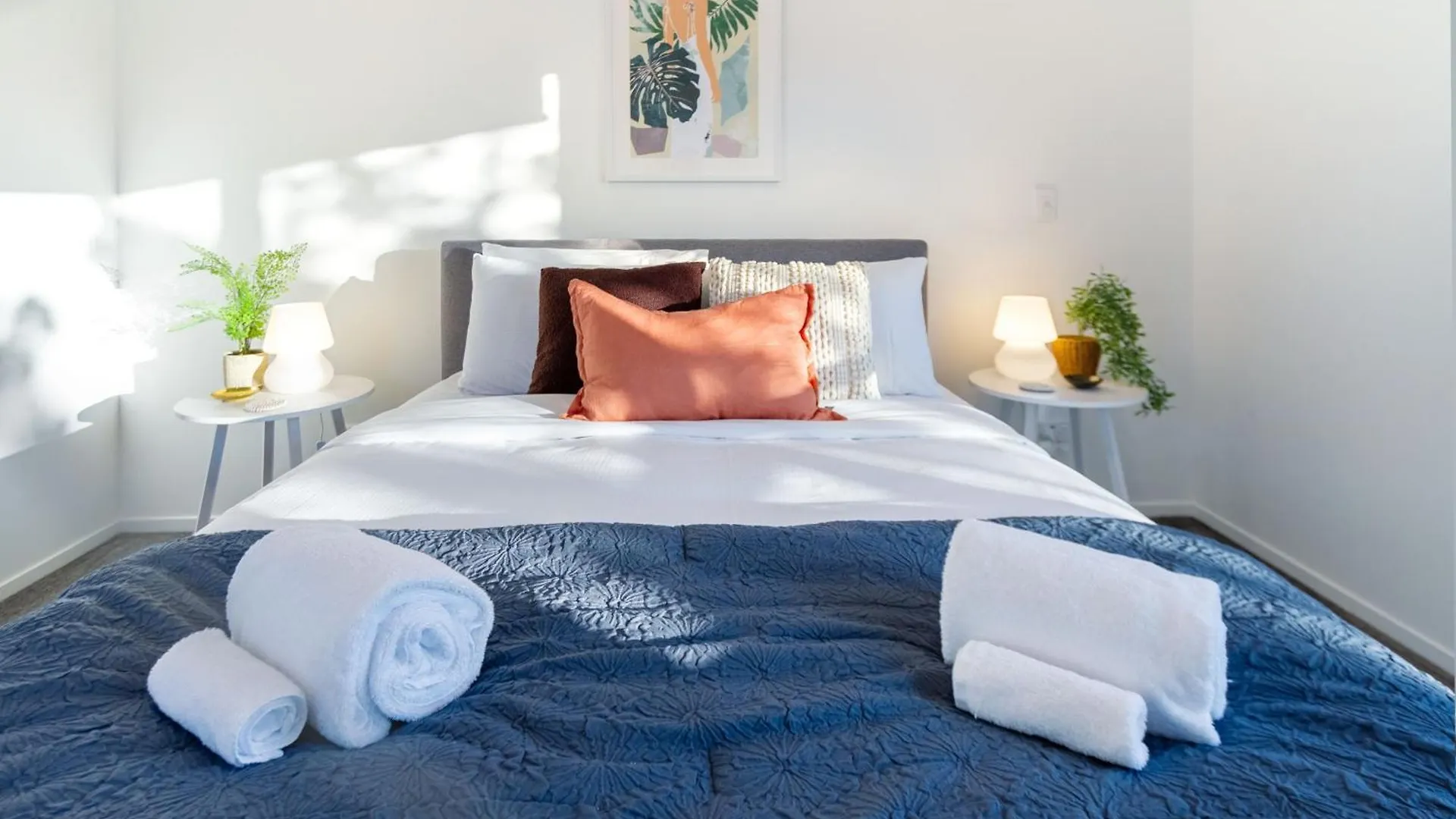 Best Of Central Christchurch 2 Bed 2 Bath 0*,  New Zealand